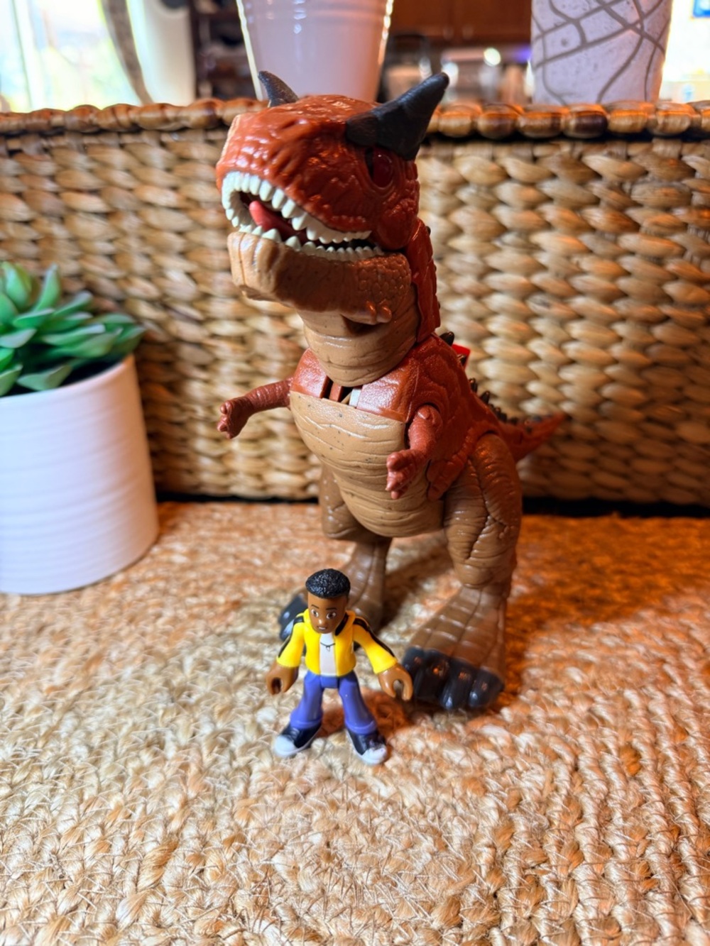 Fisher-Price Imaginext Jurassic World Camp Cretaceous Dinosaur and Action Figure